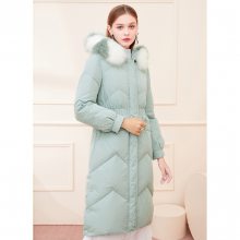泉州瓊瓏一派女裝品牌***折扣多種風(fēng)格加拿大白鵝絨狐貍毛領(lǐng)連帽綿羊皮海瀾之家羽絨服短款免費(fèi)代理***