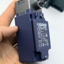 TelemecaniqueZCK-J404 λ
