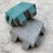 混凝土蟹脚形草坪砖绿色商场小区停车场车位水泥植草砖嵌草绿化