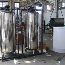 嘉兴带流量型润新自动控制阀  锅炉软化水用不锈钢离子交换器罐