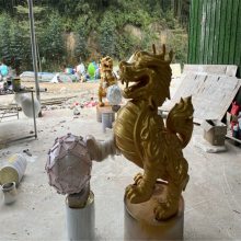 园林景观雕塑工艺 大型动物雕塑制作 玻璃钢石狮子雕塑图片