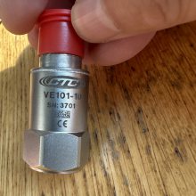 美国CTC振动传感器VE101-1D PIEZO VELOCITY SENSOR压电式速度传感器