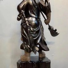 武財(cái)神木雕關(guān)公神像擺件關(guān)羽實(shí)木雕刻關(guān)二爺木雕工藝品批發(fā)