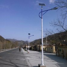 80瓦太阳能路灯 高亮低光衰 新农村建设路灯