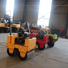 青島手扶雙輪汽油壓路機(jī) 600單輪振動(dòng)壓土機(jī) 微型振動(dòng)碾