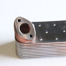 机油冷却器 0021884301 油冷器 汽车散热器0021881701