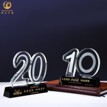 社成立10周年礼品，俱乐部20周年纪念品，企业入职20年员工摆件