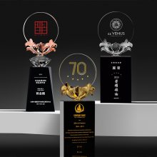年度风云人物奖杯 新品发布会水晶纪念品 金银铜三色金属花水晶奖杯 深圳工厂直销