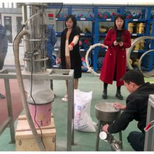 真空上料机客户来我厂