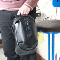 鑫寧2018韓版PU皮男式胸包時(shí)尚新款胸前包簡(jiǎn)約休閑男士單肩斜跨包