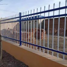 铁艺护栏厂家 郑州小区外墙栅栏定做 铝艺大门安装