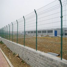 山东厂家供应公路防护网双边丝围栏铁丝网围栏护栏网批发