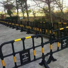 现场施工活动塑料胶马护栏 工地道路防撞黄黑胶马围挡