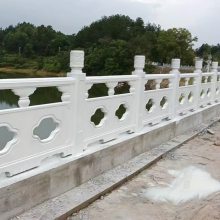 中珺水库河堤雕花围栏 湖泊扇形围栏 景区护城河水泥护栏