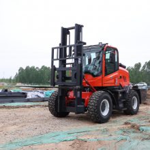 岳阳柴油越野叉车3.5-6吨四驱动力加重车桥加宽轮胎搬运起重车