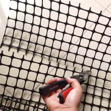 西安塑料土工格栅批 鱼塘养殖网围栏网 路面抗裂土工格栅