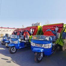 开鲁县牛场自走式撒料车 多功能自动饲料撒料车 养殖电动撒料车