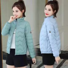 郑州青年服装市场地摊女装批发周口羽绒服外套广州加绒牛仔裤拿货20元服装