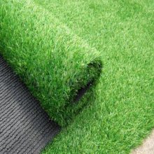 鸿宇筛网房顶铺绿色假草 工地围挡用人工草皮 塑料丝草坪