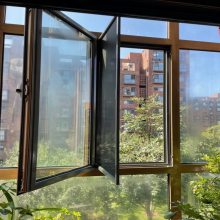 固定防蚊纱窗取下来清洗怎么安装？