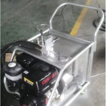 搅拌车罐体停转水泥凝固在搅拌车罐车里