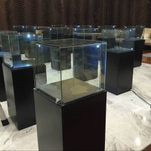 成都金银展柜租赁，饰品展示柜出租，按天收费