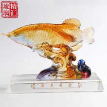 惠州琉璃礼品，琉璃***龙鱼金龙鱼***摆件，年年有余工艺品，保险公司礼品定制 银行礼品制作 开业礼品