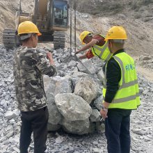 合金网兜护岸的作用