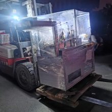 N95口罩设备KN95口罩机全自动口罩打片鼻梁条内置CE,FDA,FFP高速口罩设备厂家现货