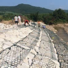 汛辰防汛河道护坡格宾笼4mm镀锌铅丝水利防汛石笼网50KG一卷