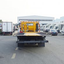 8吨出口重汽豪沃道路救援车 高速汽车事故拖车 用于疏导道路交通