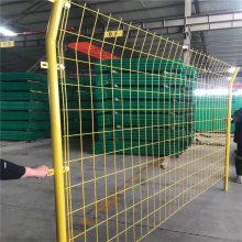 场地保护网围栏 养鱼塘防护铁丝网厂家 包塑养殖护栏网
