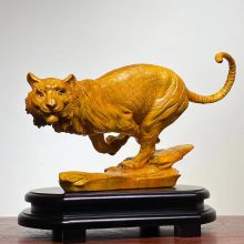 香樟老虎狮子动物摆件根雕十二生肖木雕酒托熊大