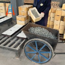 厂家直供斜三角15*15抛磨块碳化硅研磨石去毛刺硬度高含砂量高不易碎研磨石粗抛湖南