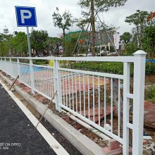 广州京式护栏空管道路护栏市政交通城市隔离镀锌圆管护栏多少钱一米