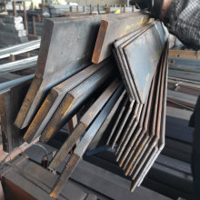 广西桂林钢材批发商电话 Q235热轧扁钢常见规格尺寸 冷拉扁铁
