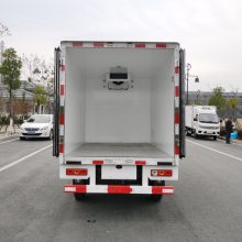 2.7米小型蓝牌冷藏车 福田祥菱V1汽油冷藏保温车