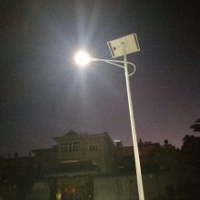 蓝晶易碳7米60W太阳能天宝灯价格3.2V/120AH磷酸铁锂电池质保5年