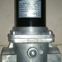 ŴR7847A1025