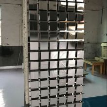 重庆戈雅雕塑艺术-金属不锈刚亮片风动幕墙 风铃幕墙厂家