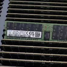 HMCG84AHBRA284N 32GB 1RX4 PC5-6400B-RC1-1211-XTʿڴ