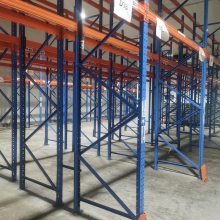 专业回收各种仓储货架、阁楼式贯通式重型货架