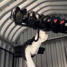 廠家定制 V R游樂機器人 沉浸式娛樂設備保養 上 海 KUKA