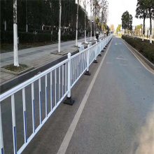 道路防护隔离栏 公路中央防护栏 热镀锌市政道路护栏