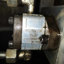 西班牙ROQUET铸铁体齿轮泵1L22DE10R用于汽车加工行业使用