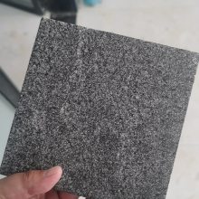 中国黑石材芝麻黑A板火烧面优质石材厂家仿654便宜青黑色石材