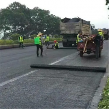 贵州毕节市铁路公路路面养护改造双向玻纤土工格栅