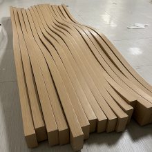 贵阳样板间定制弧形铝方通吊顶 2.5厚木纹铝格栅装饰