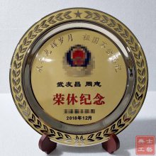 文员退休送什么礼品，好看漂亮的退休纪念品摆件设计定制