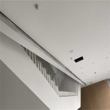 辽宁本地卷帘式挡烟垂壁安装 辽宁活动式柔性挡烟垂壁厂家 电动挡烟垂壁配件